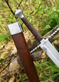 Bastardschwert Anderthalbhänder mit Scheide