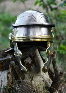 Römischer Legionärshelm