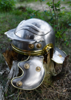 Römischer Legionärshelm